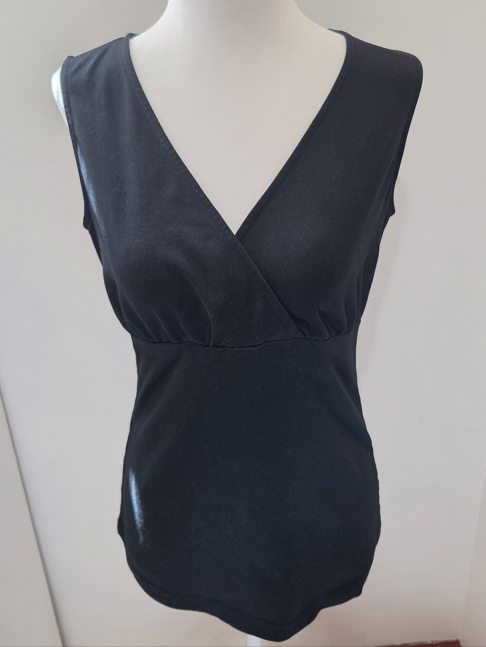 New York & Company Black V Neck PullOver Babydoll Feminine Casual Top Medium - Picture 1 of 6